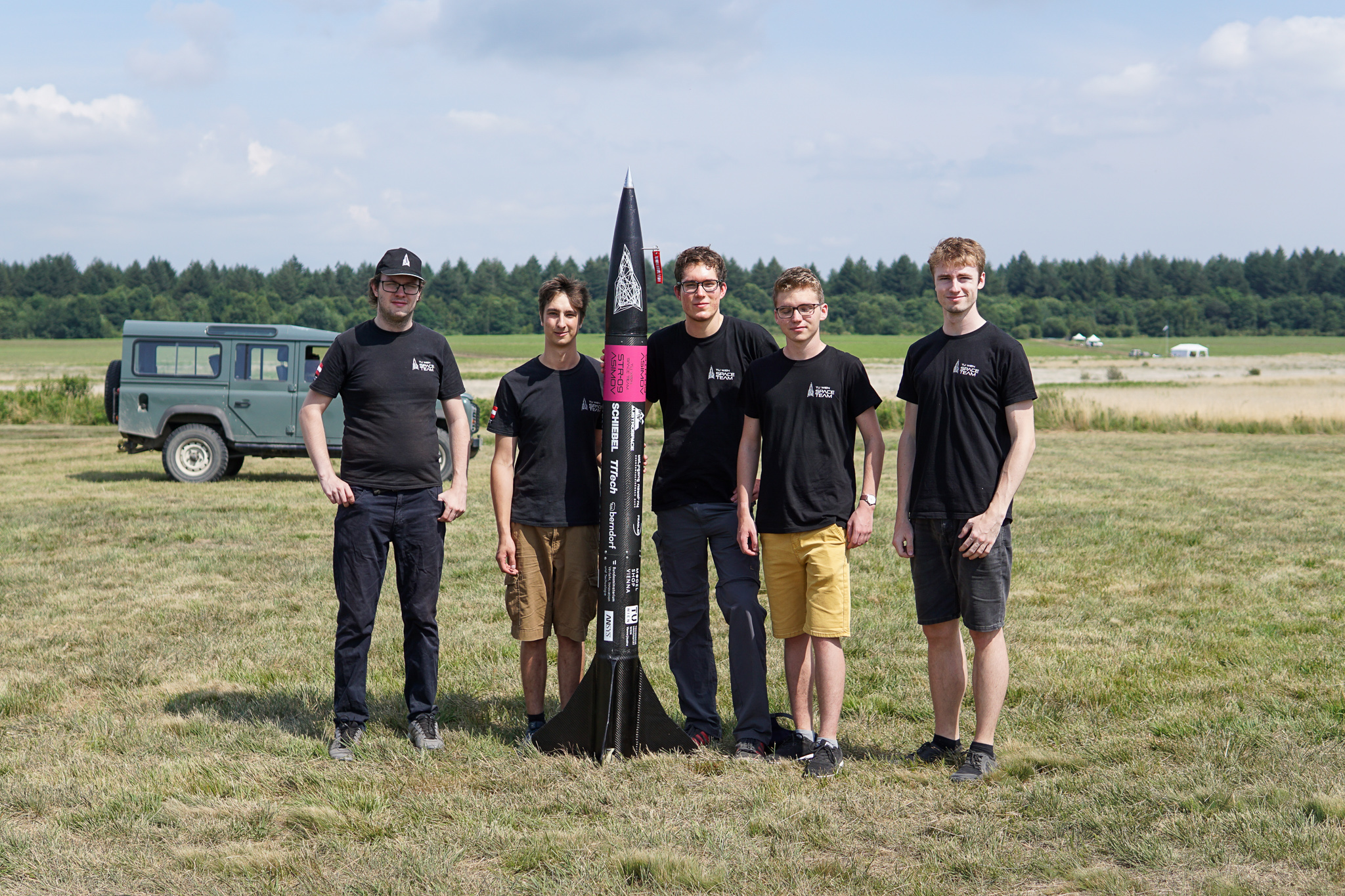 Fabian Kresse with members of the TU Wien Space Team